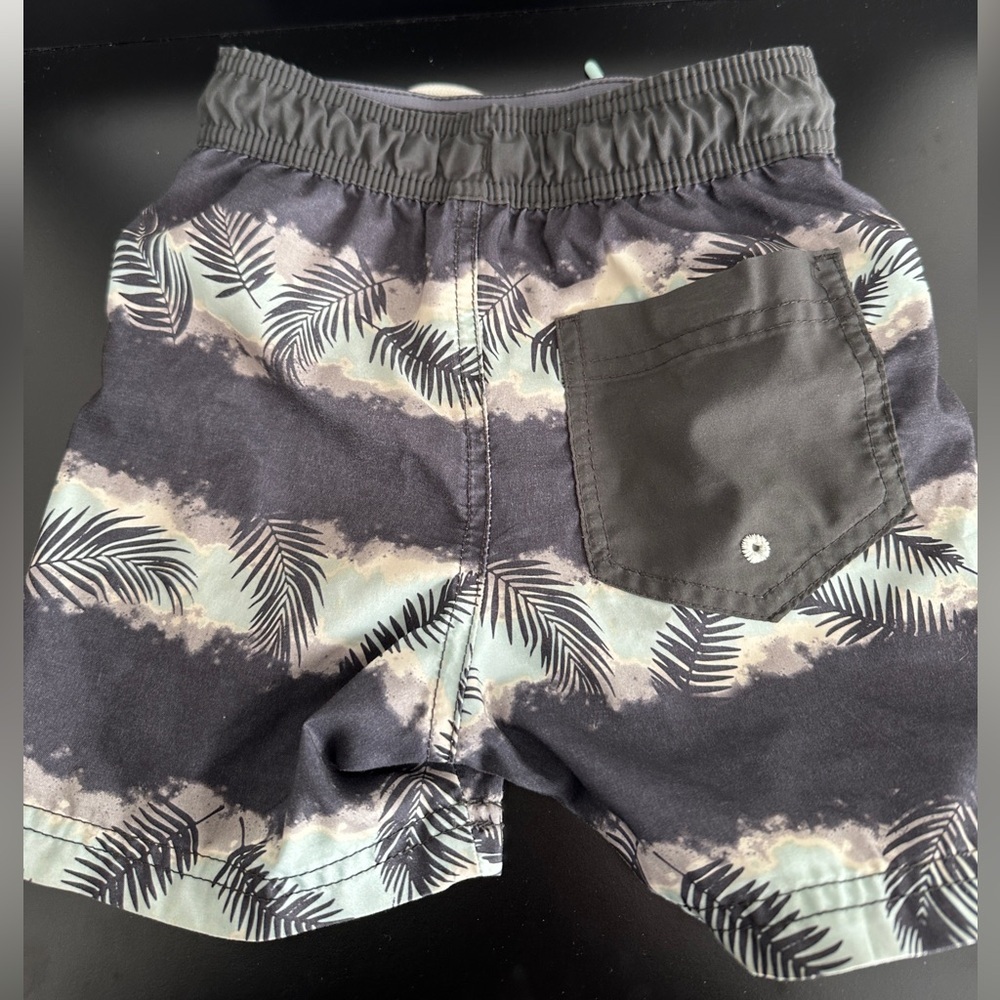 Tropical Print swim Shorts - Black and Green - Picture 4 of 4